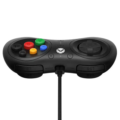 Czarny kontroler przewodowy do gier retro z kolorowymi przyciskami, ergonomiczny pad gamingowy
