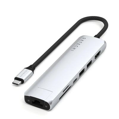 Srebrny adapter USB-C 7w1 z portem Ethernet oraz złączami HDMI, USB i czytnikiem kart