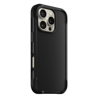Czarne etui ochronne na iPhone z widocznymi trzema aparatami, minimalistyczny design