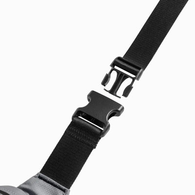 Czarny pasek z plastikową klamrą zatrzaskową, akcesorium biurowe do organizacji