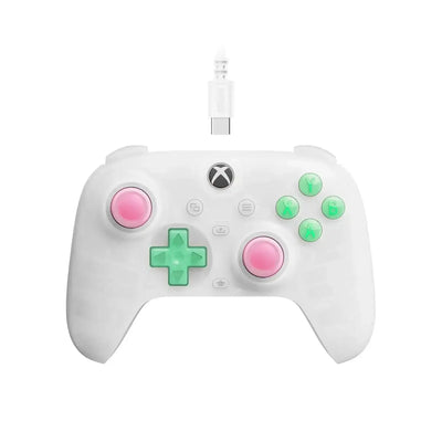 Biały kontroler przewodowy do Xbox z zielonym D-padem i kolorowymi przyciskami gamingowymi