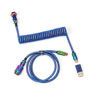 Niebieski kabel spiralny USB-C z metalowymi złączami do klawiatury mechanicznej
