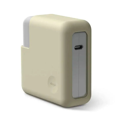 Etui silikonowe beżowe do ładowarki USB-C, akcesorium biurkowe do home office.
