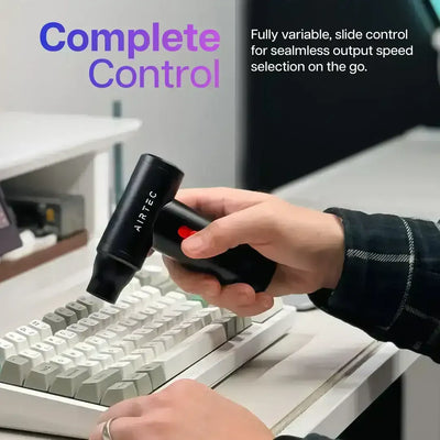 Czyszczenie klawiatury mechanicznej sprężonym powietrzem, akcesoria biurowe, home office