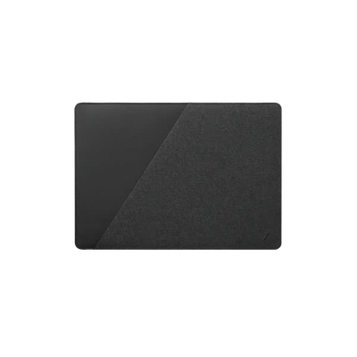 Czarny pokrowiec na MacBooka 14 cali, minimalistyczny design, ochrona laptopa