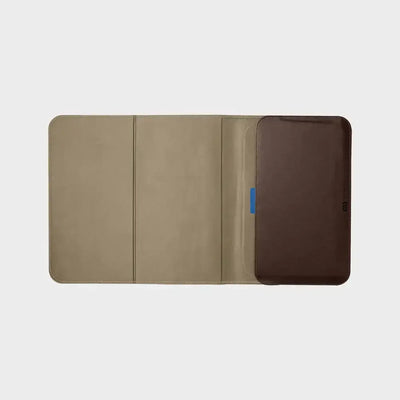 Hybrydowe etui na laptopa 14 cali, brązowe, otwarte, minimalistyczny design