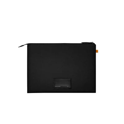 Czarna etui na klawiaturę mechaniczną, minimalistyczny design, zamykany na suwak
