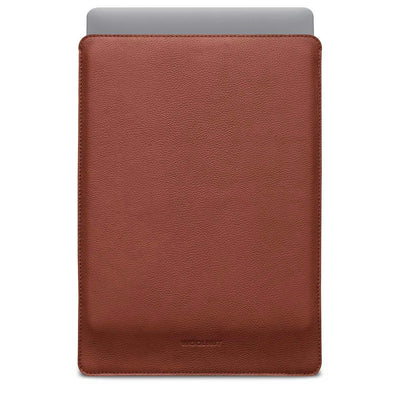 skórzane etui na laptopa MacBook Air 15 cali w kolorze koniakowym, minimalistyczny design