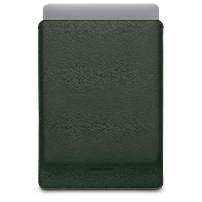 Zielone etui skórzane na MacBook Pro 14 cali w minimalistycznym stylu, widok z przodu