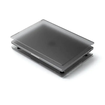 Czarna ekologiczna obudowa ochronna do MacBook Pro, akcesorium biurowe na białym tle