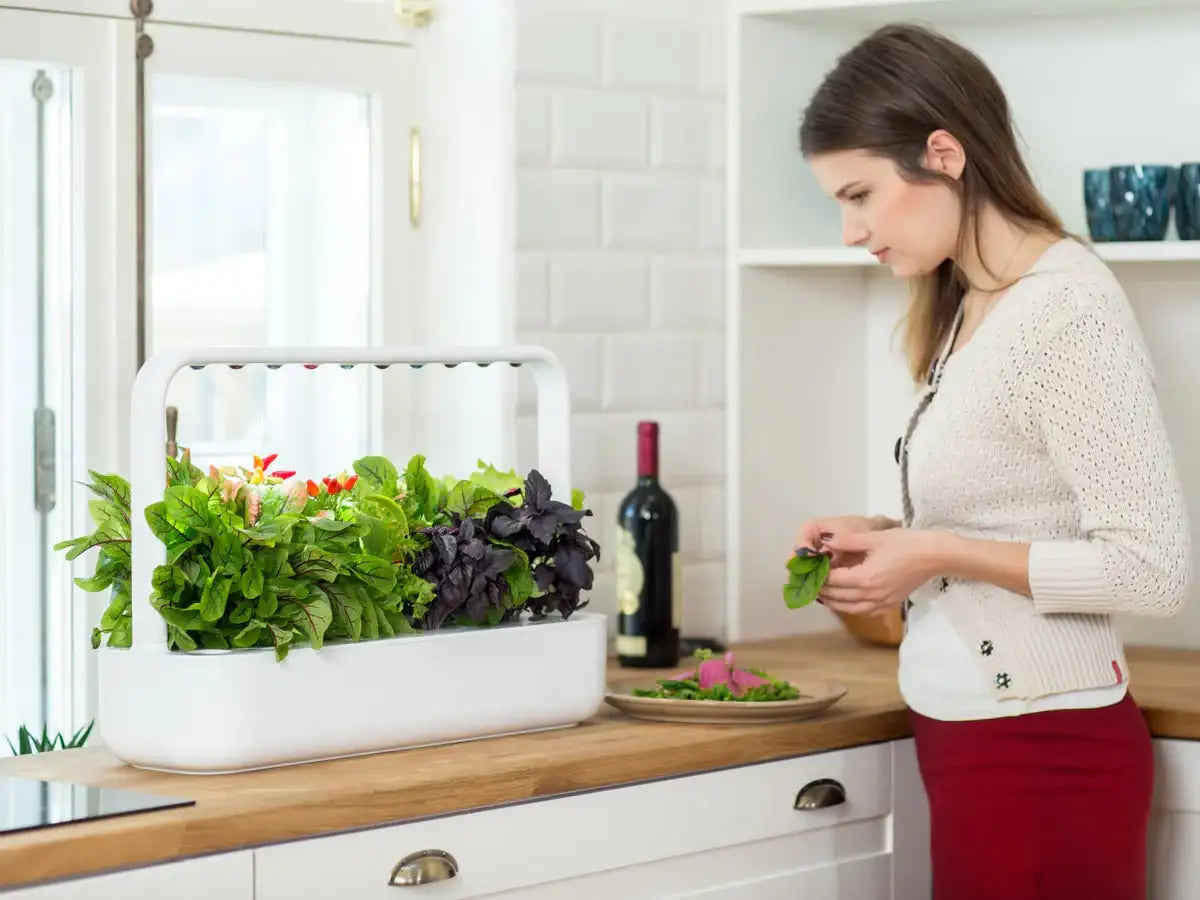 Click & Grow - Smart Garden 9 Starter Kit - Doniczka z Lampą Led do Uprawy Roślin