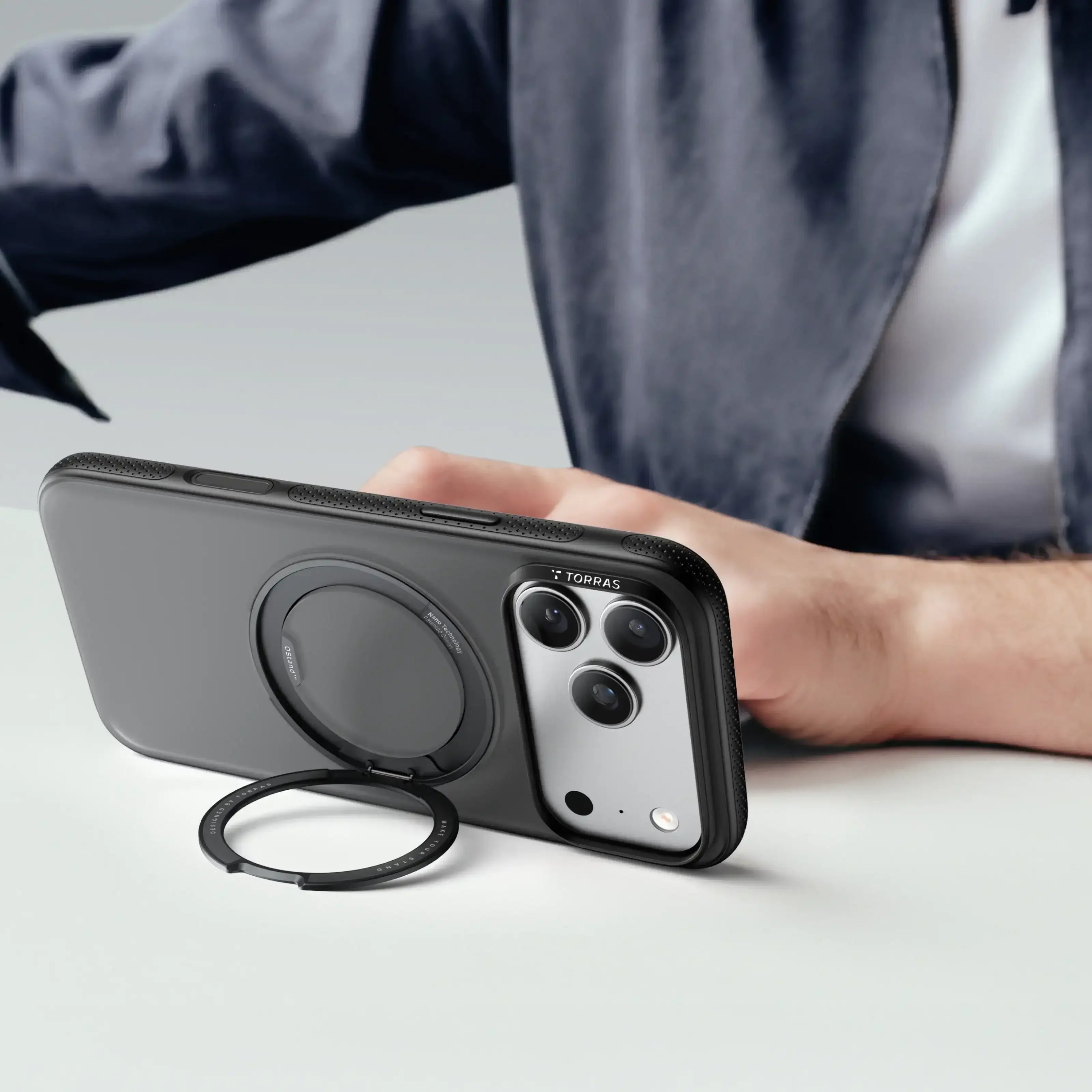 Torras - Ostand Q3 Fitness for iPhone 17 / Pro / Pro Max / Air - Etui do iPhone
