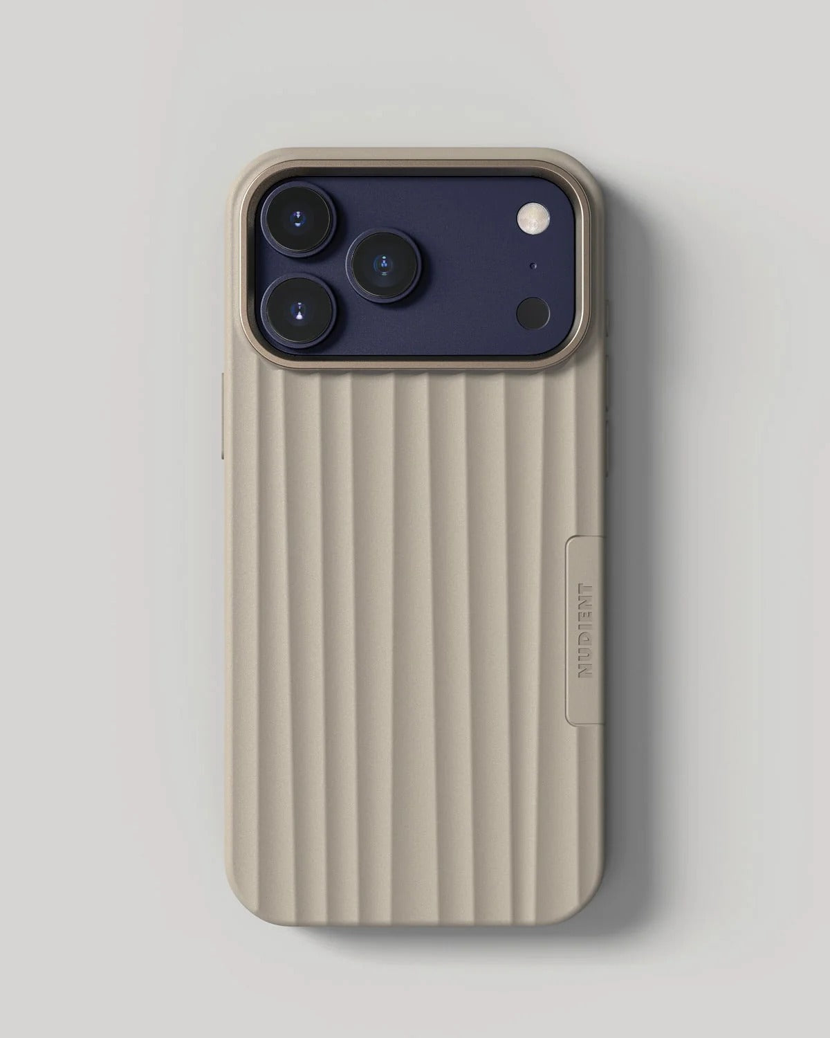 Nudient - Bold Case for iPhone 17 / Air / Pro / Pro Max - Etui z MagSafe na iPhone 17 / Air / Pro / Pro Max