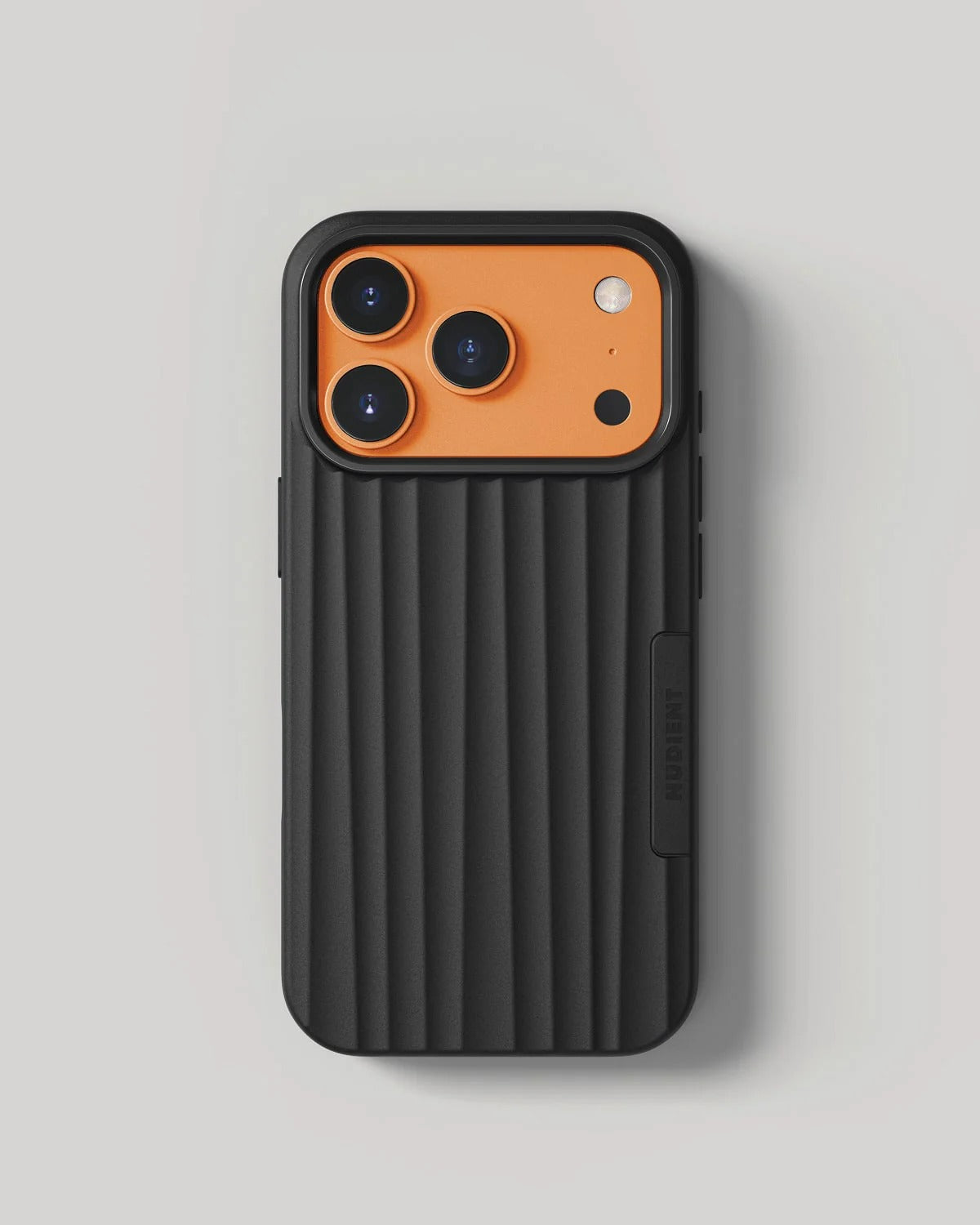 Nudient - Bold Case for iPhone 17 / Air / Pro / Pro Max - Etui z MagSafe na iPhone 17 / Air / Pro / Pro Max