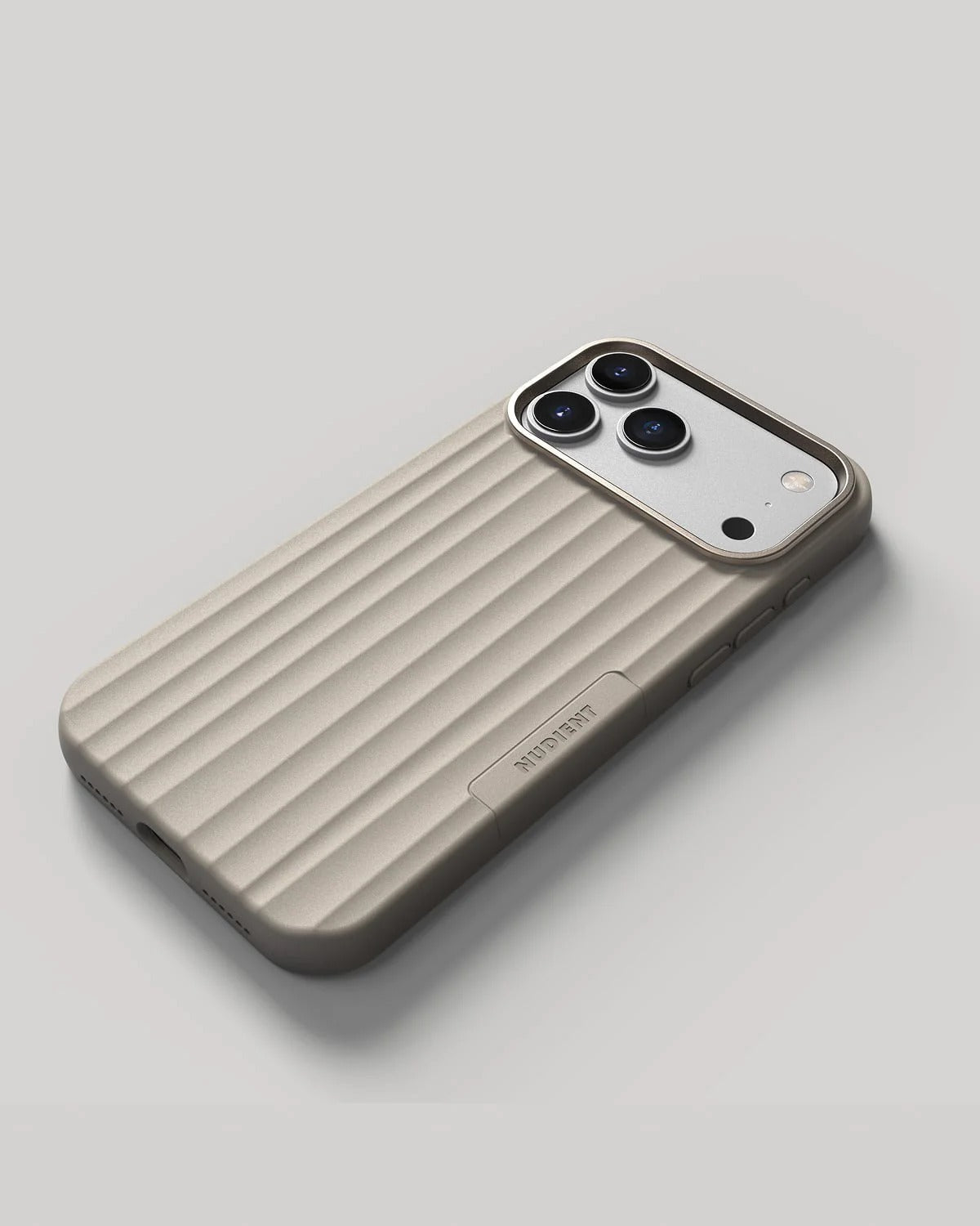 Nudient - Bold Case for iPhone 17 / Air / Pro / Pro Max - Etui z MagSafe na iPhone 17 / Air / Pro / Pro Max