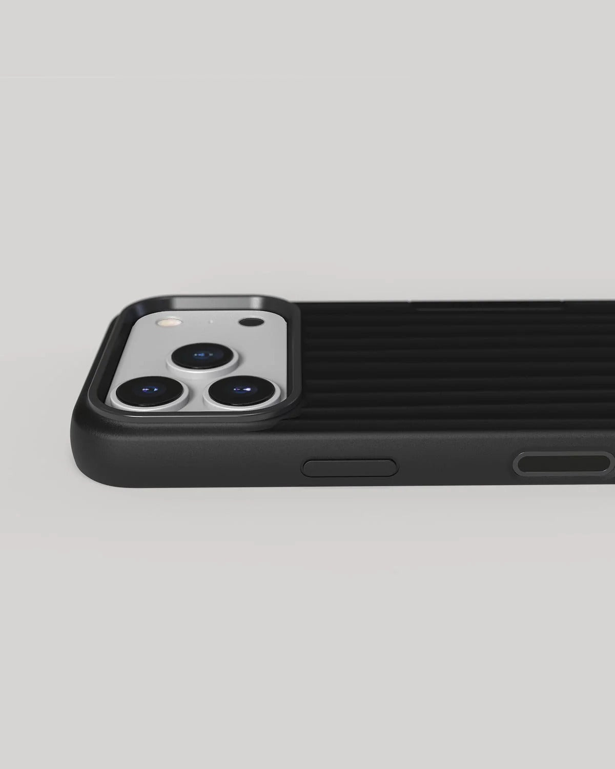 Nudient - Bold Case for iPhone 17 / Air / Pro / Pro Max - Etui z MagSafe na iPhone 17 / Air / Pro / Pro Max