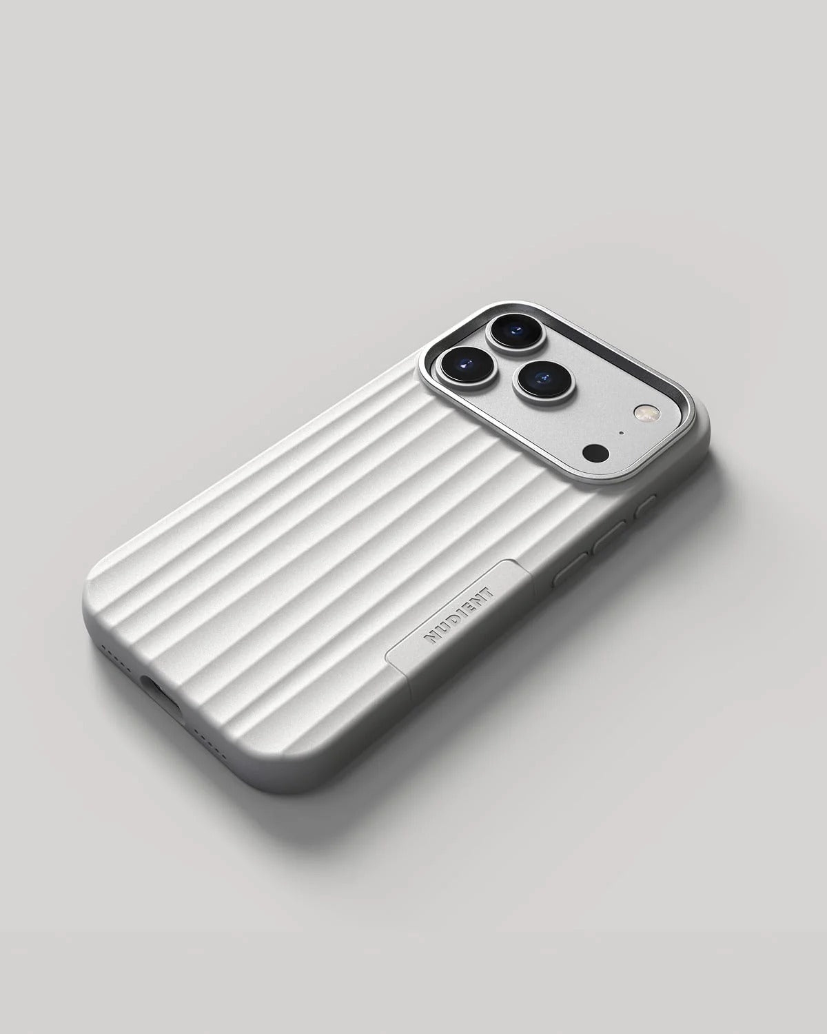 Nudient - Bold Case for iPhone 17 / Air / Pro / Pro Max - Etui z MagSafe na iPhone 17 / Air / Pro / Pro Max