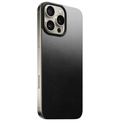 Czarny skórzany case magnetyczny na iPhone 16 Pro Max, widok na tył z obiektywami