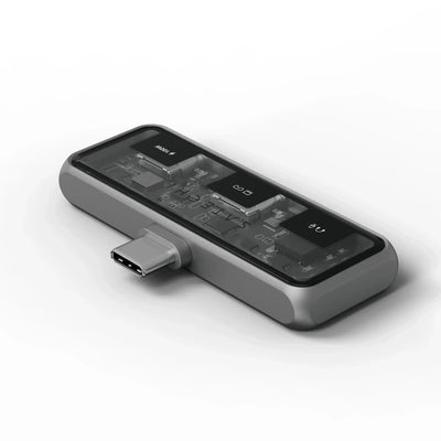 Nowoczesny hub USB-C z widocznymi portami i elektroniką, akcesorium do biura