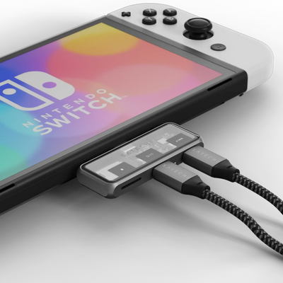 Stacja dokująca Satechi z microSD podłączona do Nintendo Switch, akcesorium biurowe