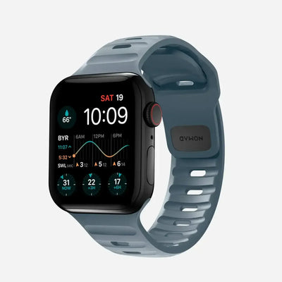 Smartwatch z czarną kopertą i szarą sportową opaską, ekran z kolorowym interfejsem