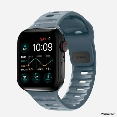 Nowoczesny smartwatch z niebieskim paskiem silikonowym, wyświetlacz z pogodą i danymi fitness