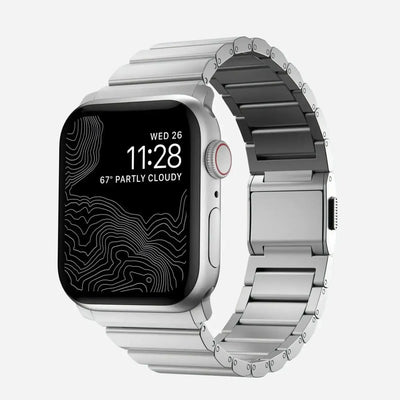 Nowoczesny smartwatch ze srebrną, metalową bransoletą i czarnym ekranem