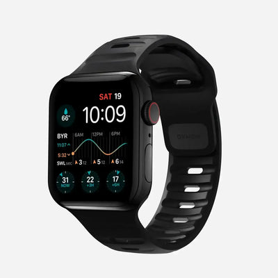 Czarny smartwatch z wyświetlaczem dotykowym i silikonowym paskiem, nowoczesny design