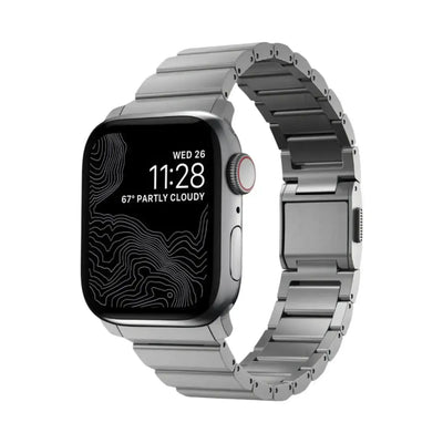 Elegancki smartwatch z metalową bransoletą, nowoczesny zegarek do biura i home office