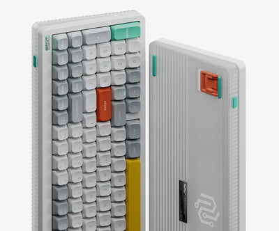 Mechaniczna klawiatura numeryczna z kolorowymi keycapami, idealna do biura i home office
