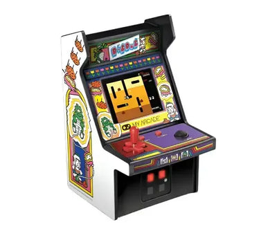 Mini automat arcade retro z kolorowymi grafikami, joystickiem i ekranem do gier
