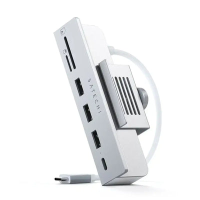 Srebrny hub USB-C z klamrą do iMaca 24'', porty USB, czytnik kart, akcesorium biurowe