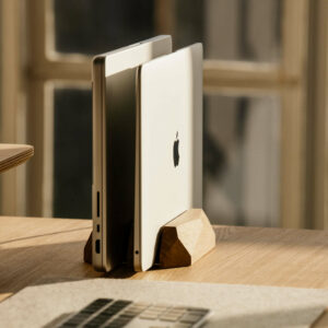 Oakywood - podwójny drewniany Pionowy Stojak na Laptopa