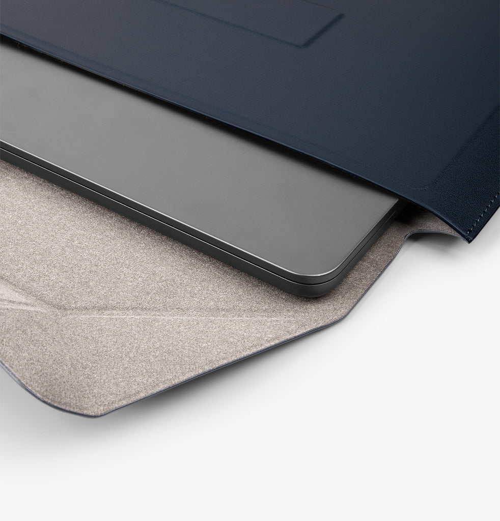 Uniq - Oslo Laptop Sleeve and Stand - Pokrowiec z Podstawką do MacBooka