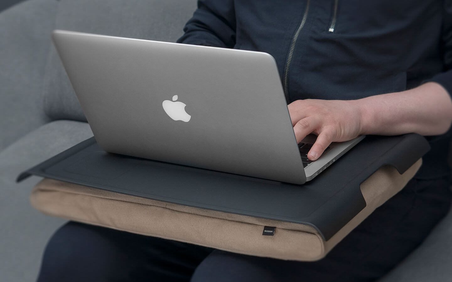 Podkładka pod laptopa na kolana - poznaj Bosign Laptray Anti-Slip